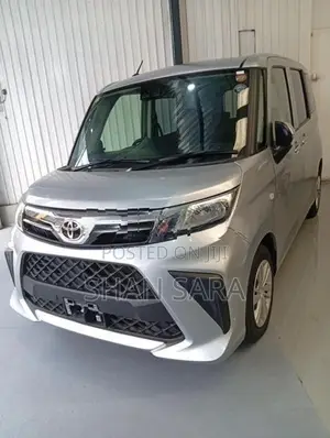 Toyota Roomy x 2023