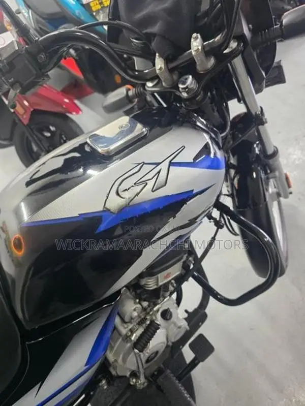 Bajaj CT100 2024