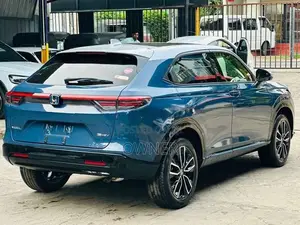 Honda Vezel Z Play Hybrid 2025