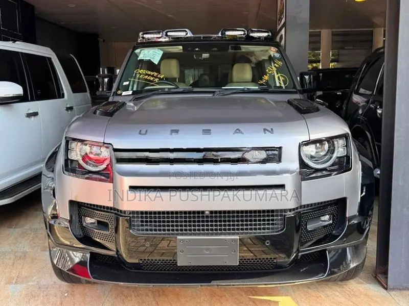 Land Rover Defender P300 HSE Urban 2023