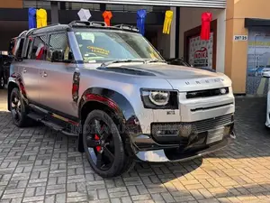 Land Rover Defender P300 HSE Urban 2023
