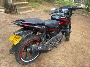 Bajaj Pulsar 180 2018