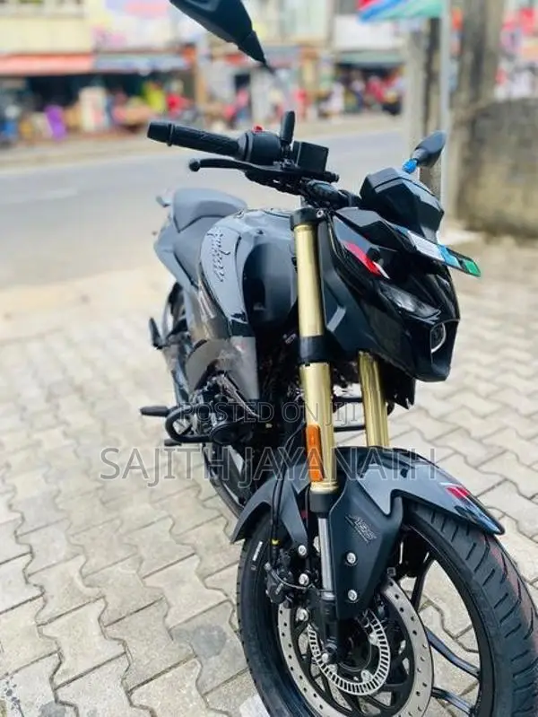 Bajaj Pulsar N160 Premium 2026