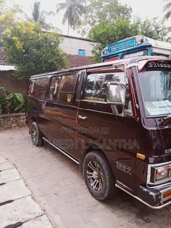 Nissan Caravan 1983