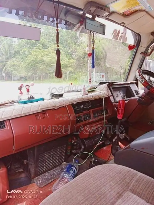 Nissan Caravan 1983