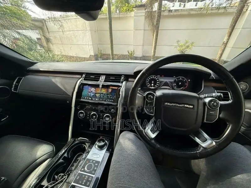 Land Rover Discovery 2018