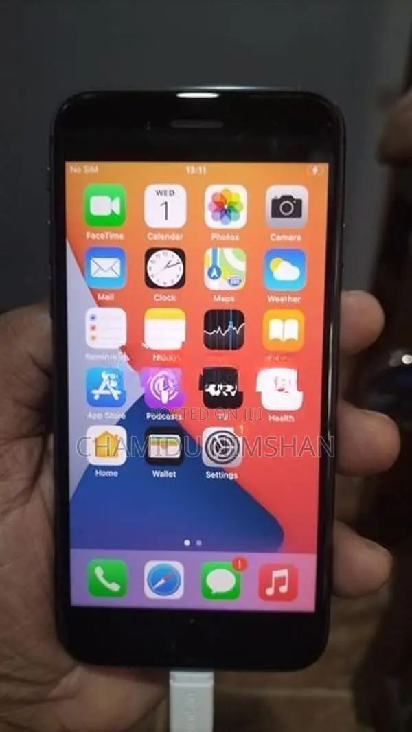 Apple iPhone 8 64GB JAPAN (Used)