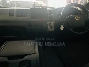 Toyota KDH 2013