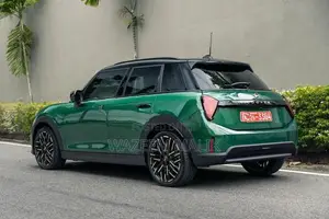 BMW Mini Cooper Sunroof 2026