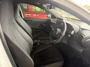 Toyota Yaris X Grade 2024