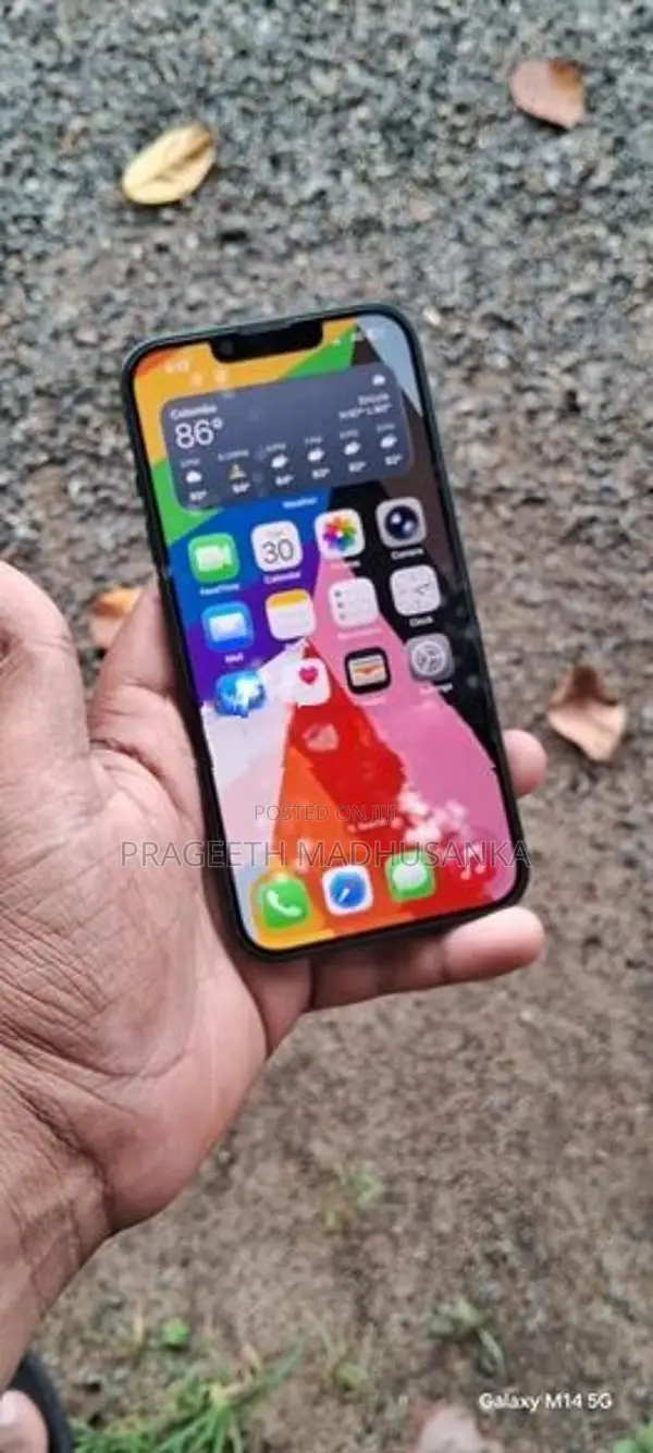 Apple iPhone 13 (Used)