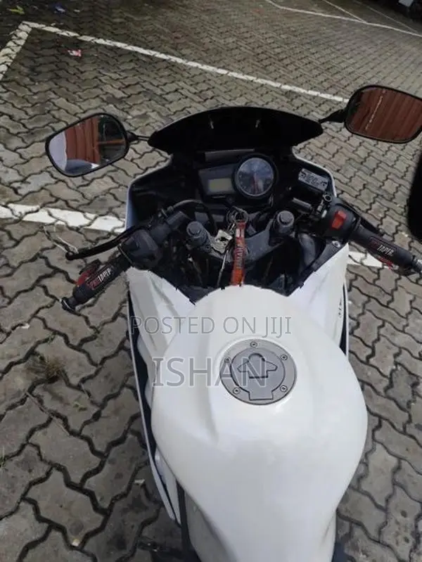 Yamaha R15 v2 2016