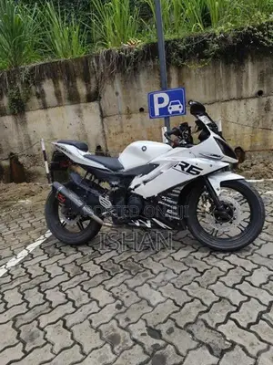 Yamaha R15 v2 2016