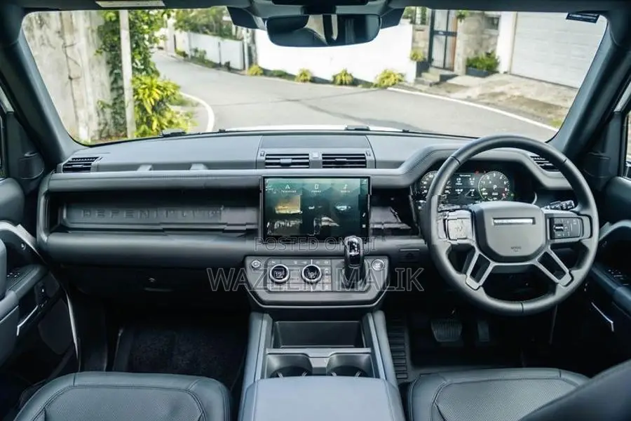 Land Rover Defender P400 Plugin 2025