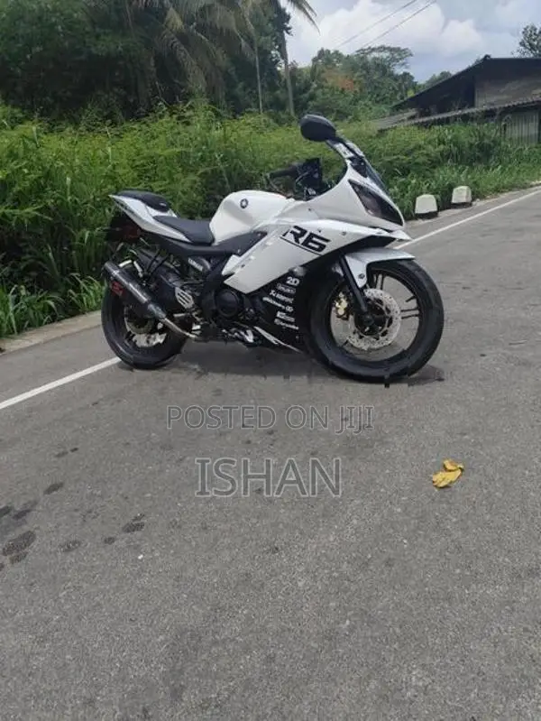 Yamaha R15 v2 2016