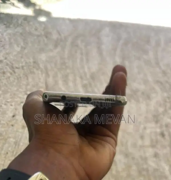 Samsung Galaxy S10 5G (Used)