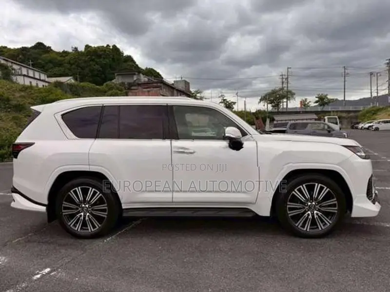 Lexus LX600 2026