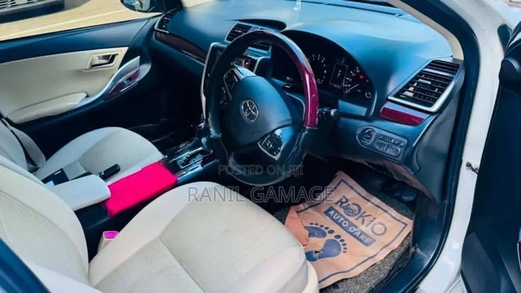 Toyota Premio 2018
