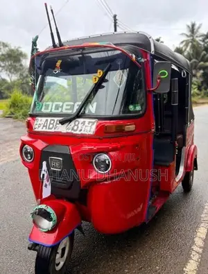 Bajaj RE 2017