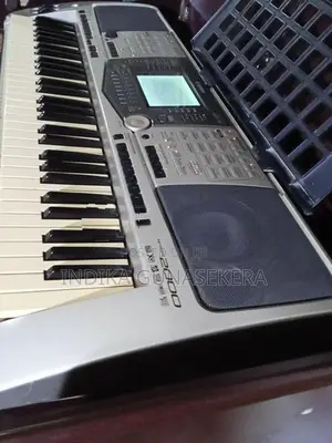 Yamaha psr 2000