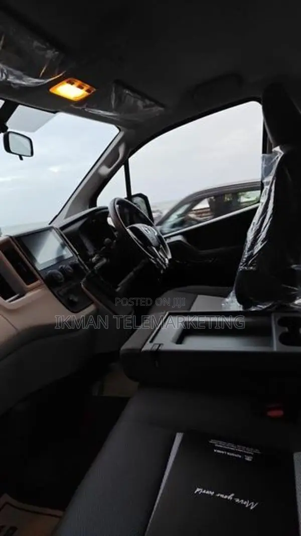 Toyota Hiace Flat Roof 2026