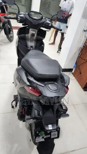 Hero XOOM 125R 2025
