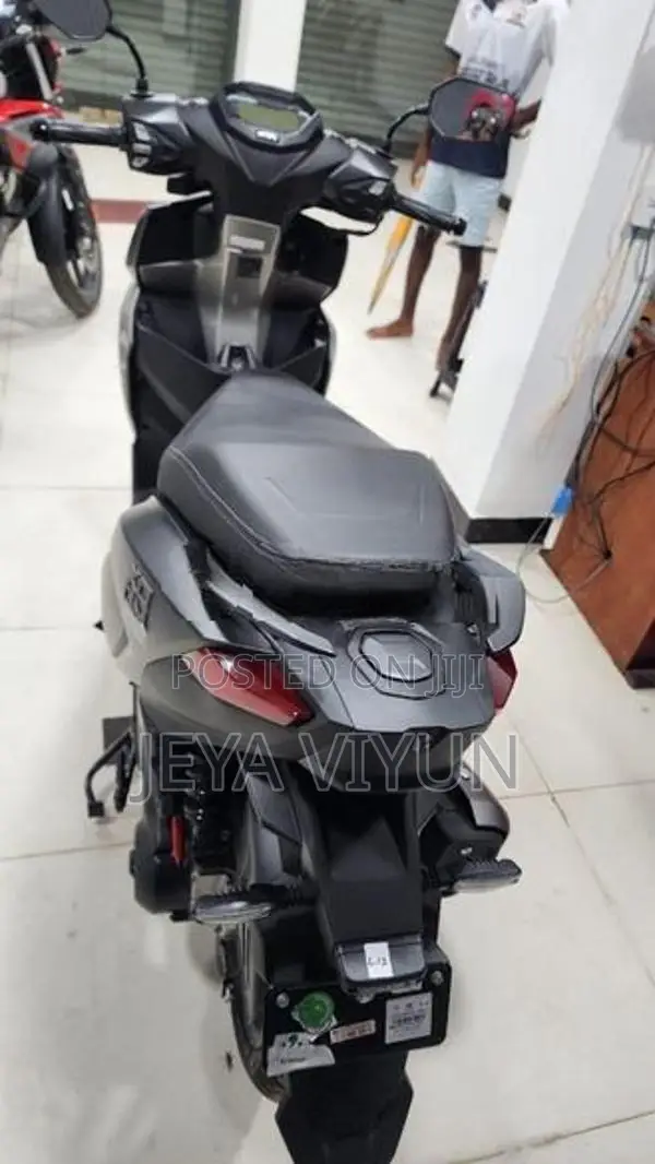 Hero XOOM 125R 2025