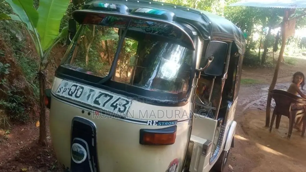 Bajaj RE 2005