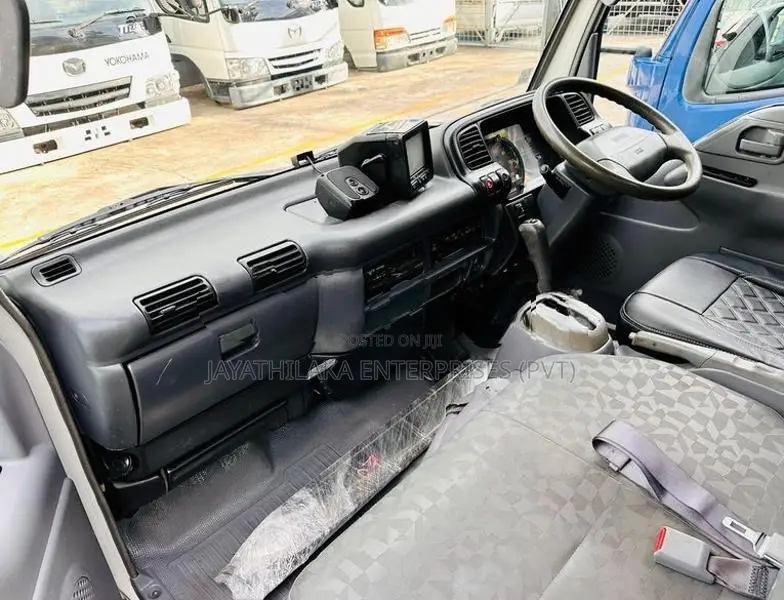 Isuzu ELF 150 12v Cabin
