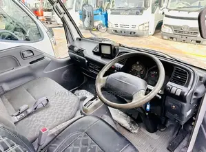 Isuzu ELF 150 12v Cabin