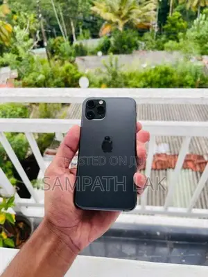 Apple iPhone 11 Pro 256GB (Used)
