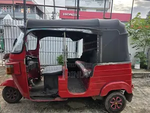 Bajaj RE 205 2011