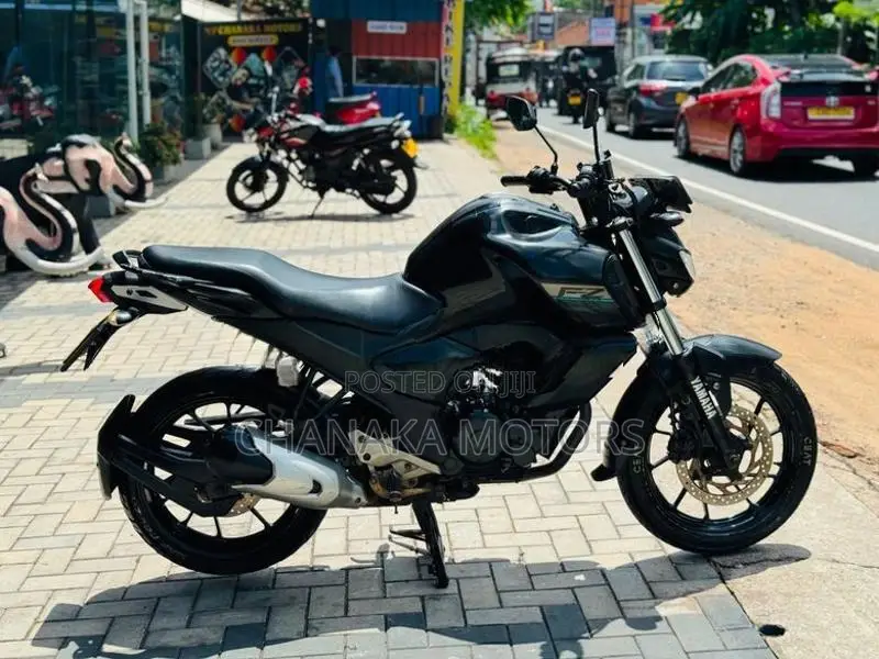 Yamaha FZS V3 Black Shine 2019