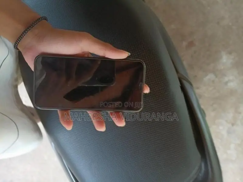 Apple iPhone X (Used)