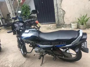 Bajaj CT100 2025
