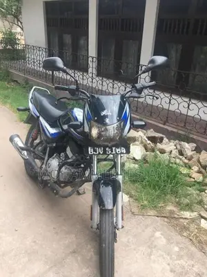 Bajaj CT100 2025