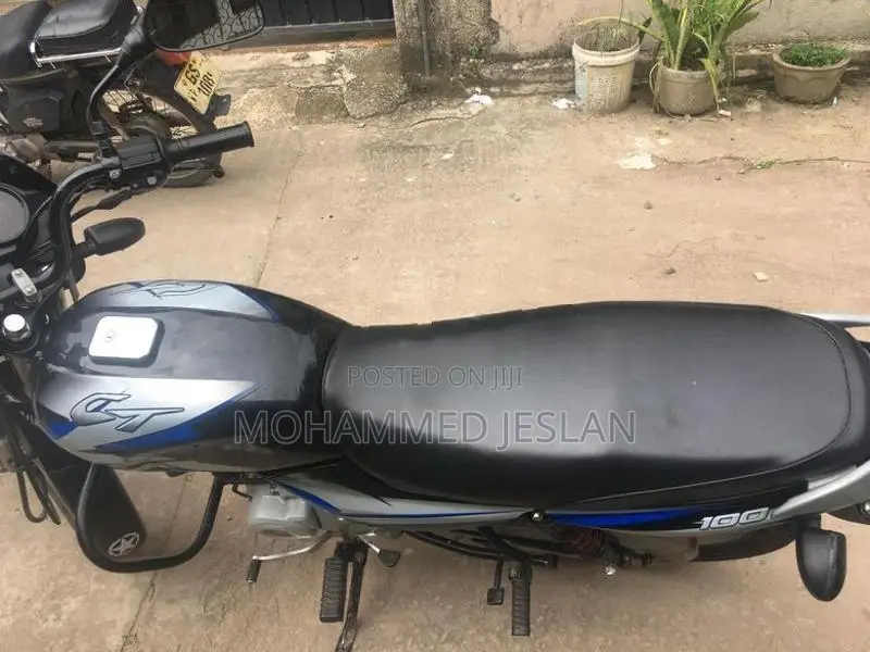 Bajaj CT100 2025