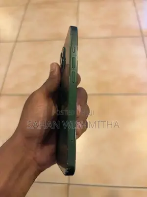 Apple iPhone 13 (Used)