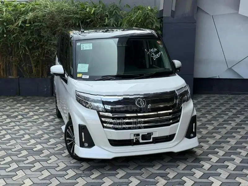 Toyota Roomy Custom GT 2025
