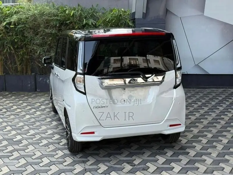 Toyota Roomy Custom GT 2025