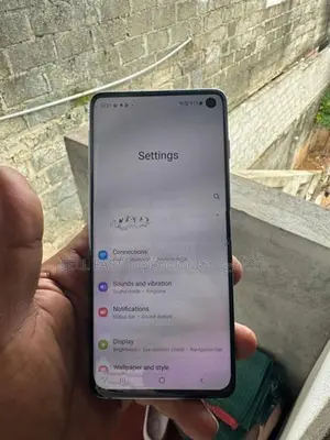 Samsung Galaxy S10 128GB (Used)