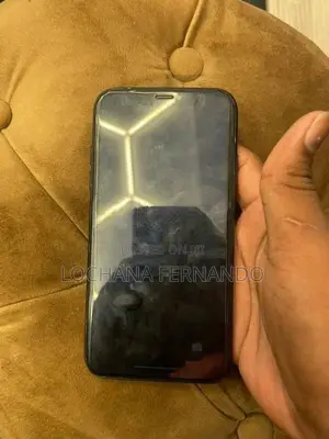 Apple iPhone XR (Used)