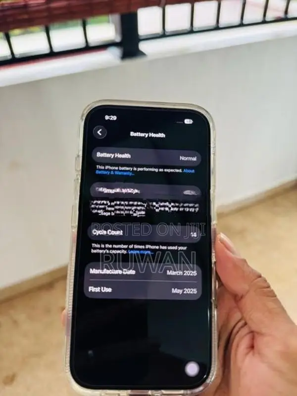 Apple iPhone 16 Black (Used)