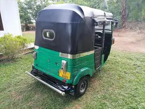 Bajaj RE three wheel 2011