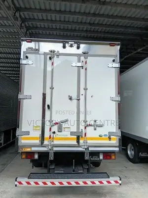 Isuzu Elf Freezer 2018