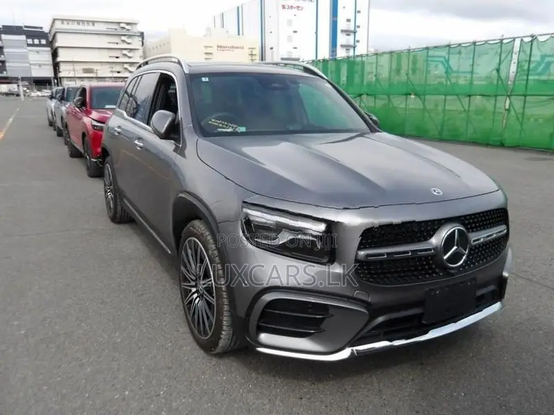 Mercedes Benz GLB 180 AMG Premium Plus 2025