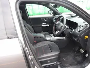 Mercedes Benz GLB 180 AMG Premium Plus 2025