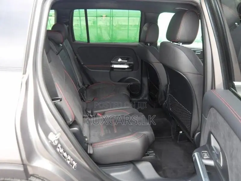 Mercedes Benz GLB 180 AMG Premium Plus 2025