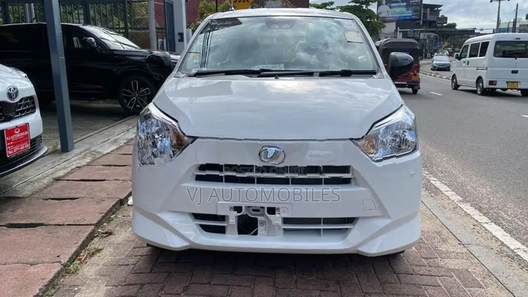 Daihatsu Mira L grade safety 2025