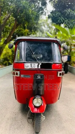 Bajaj RE 2005